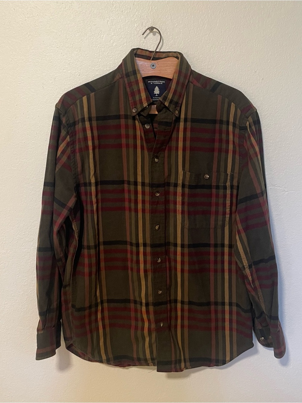 Roundtree & Yorke Authentic Portuguese Flannel Plaid Shirt – Men's Medium